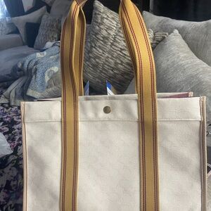 Elegant Cream Tote Bag with Tan Straps